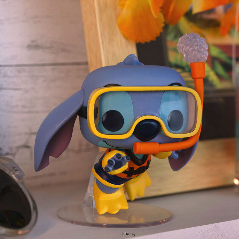 Pop! Snorkeling Stitch FWlifestyle1 view 2
